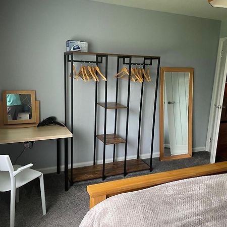 Whiteabbey 'Kodi'S Place' Well Appointed 1 Bedroom Apartment With Excellent Transport Links And Free Wi-Fi מראה חיצוני תמונה