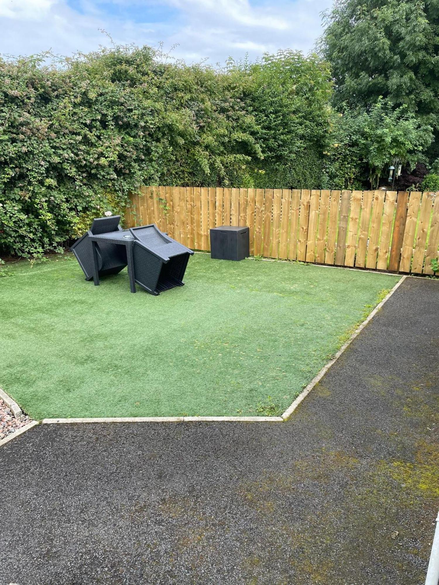 Whiteabbey 'Kodi'S Place' Well Appointed 1 Bedroom Apartment With Excellent Transport Links And Free Wi-Fi מראה חיצוני תמונה